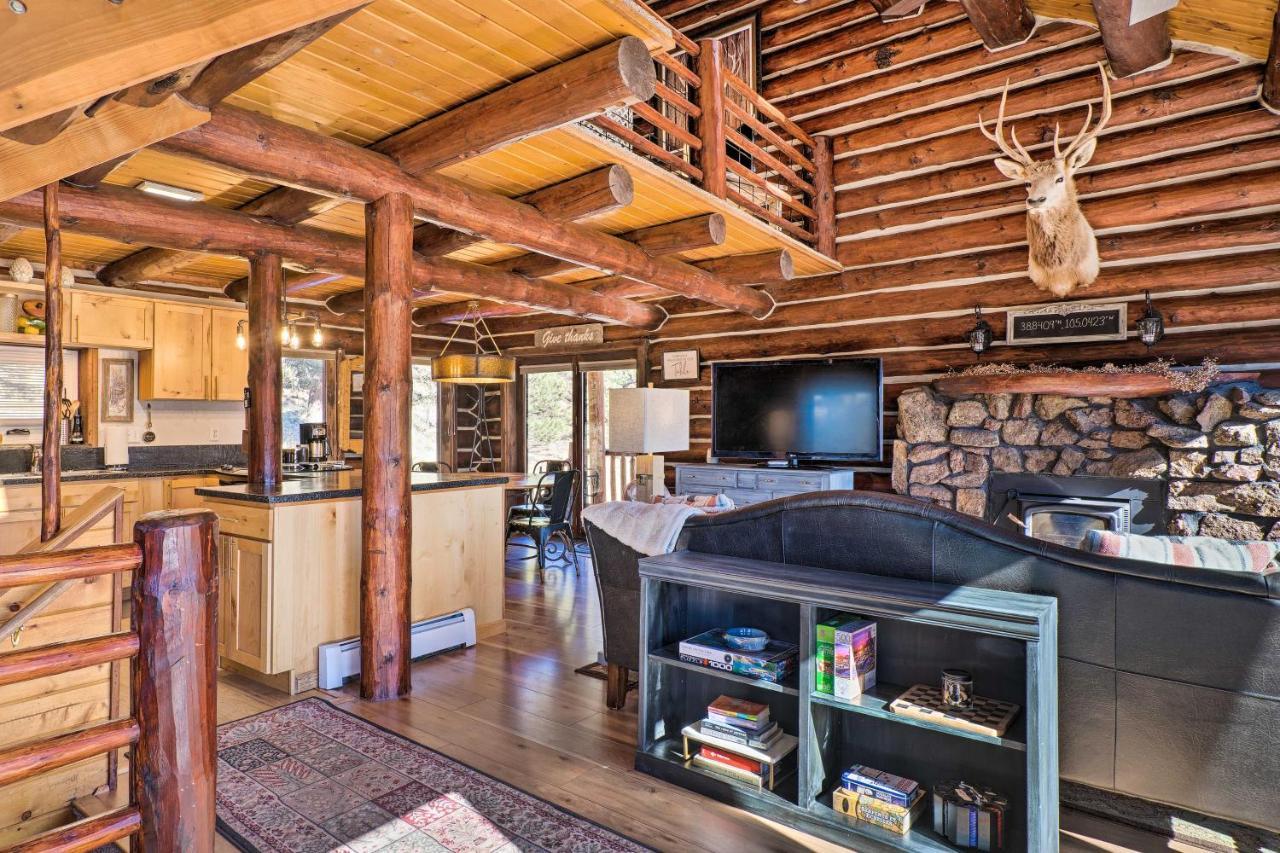 Classic Colorado Log Home With Mountain Views! Florissant Eksteriør bilde