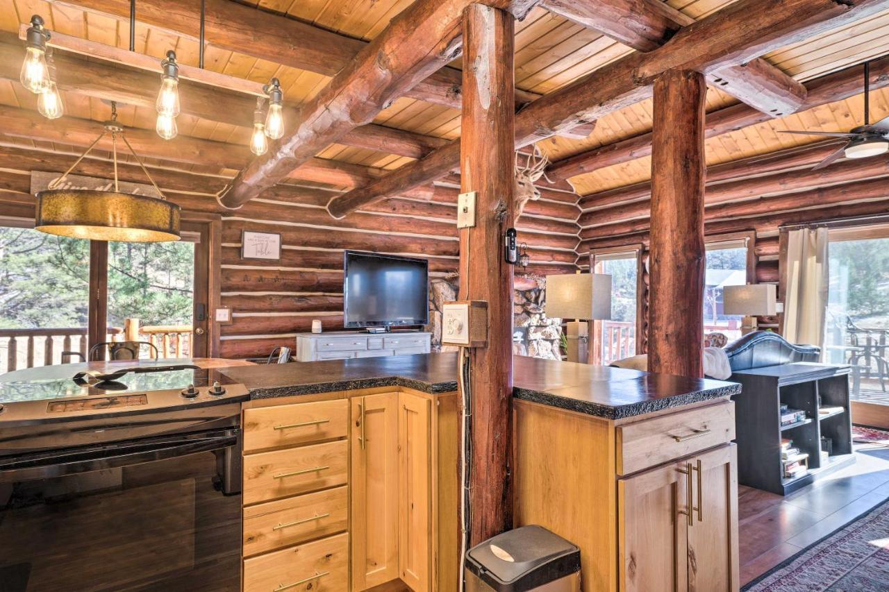 Classic Colorado Log Home With Mountain Views! Florissant Eksteriør bilde